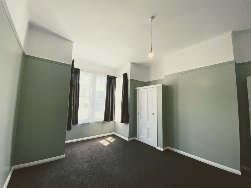 Newtown, 4 bedrooms64639435352961112