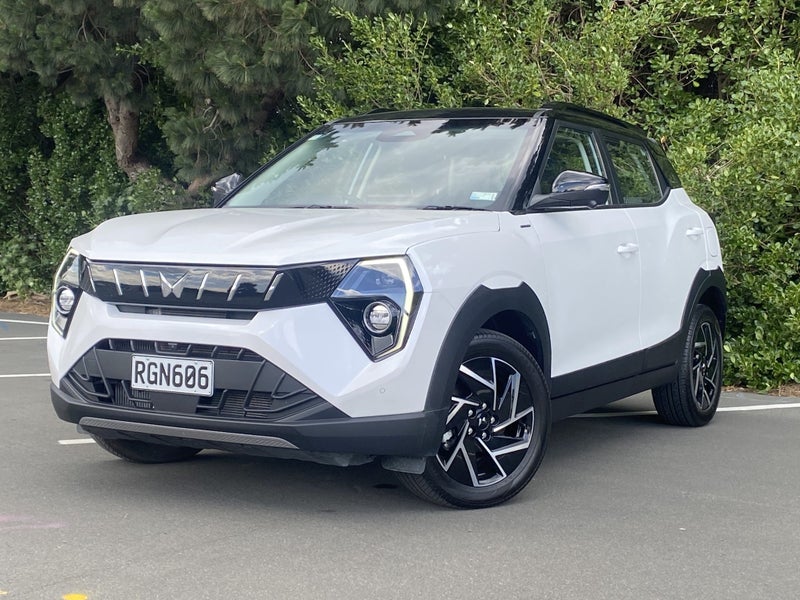 2025 Mahindra XUV 3XO Ax7l 1.2pt/6at64627877424129110