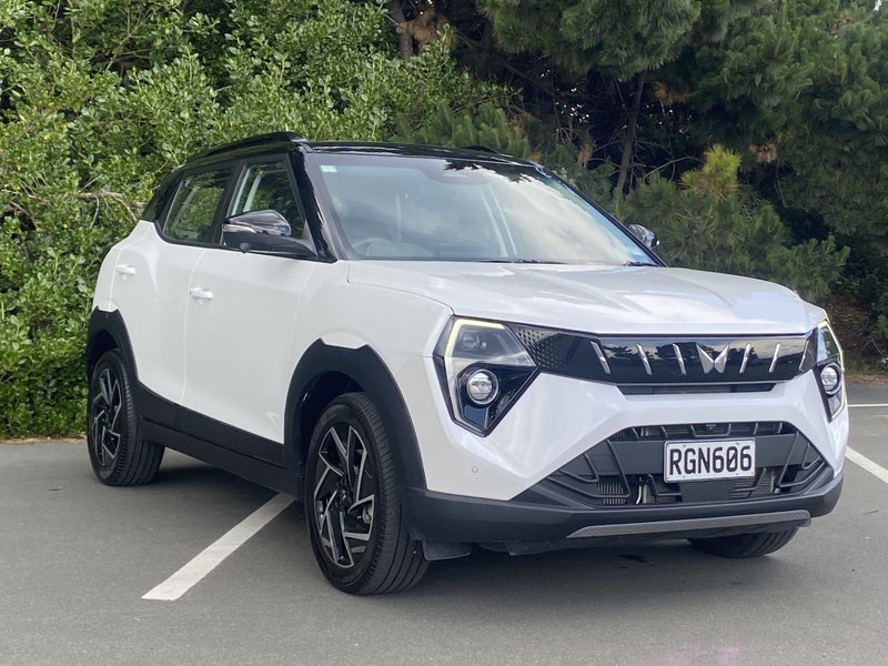 2025 Mahindra XUV 3XO Ax7l 1.2pt/6at64627877424129112