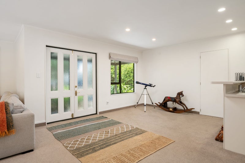 Springlands Stunner!64627877612417114