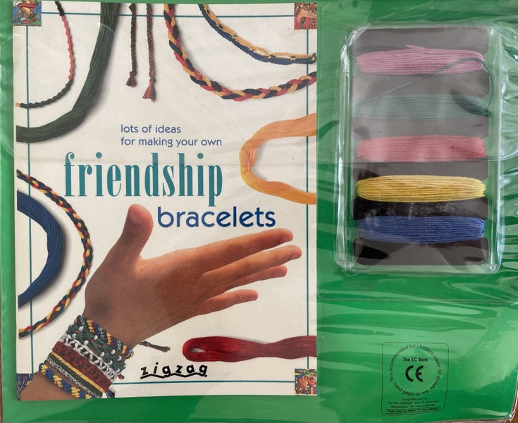 Friendship Bracelet Craft Kit with Book Carousel 1