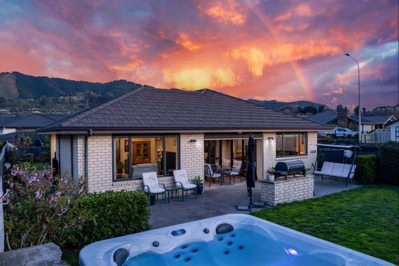 Christmas Cracker on Carmello64627977963649110