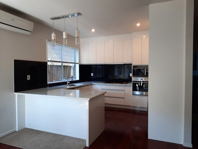 Flat Bush, 6+ bedrooms64628263046402112