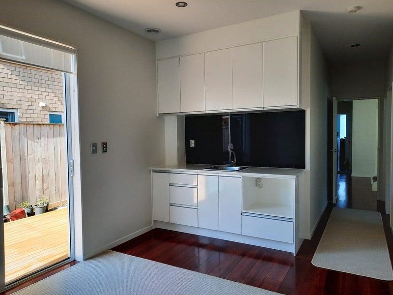 Flat Bush, 6+ bedrooms64628263046402114