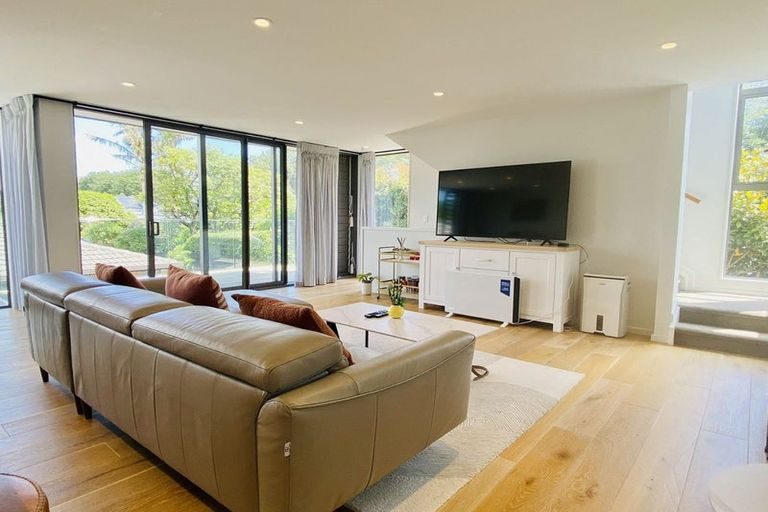 Epsom, 4 bedrooms64628361944322110