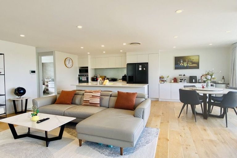 Epsom, 4 bedrooms64628361944322111