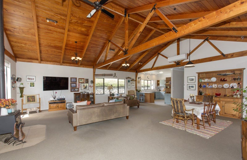 A Lifestyle Dream - Two Homes, Park-like Grounds64628374354179112