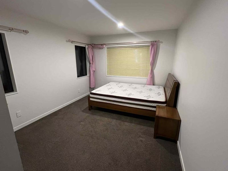 Hillsborough, 3 bedrooms64628590622977111