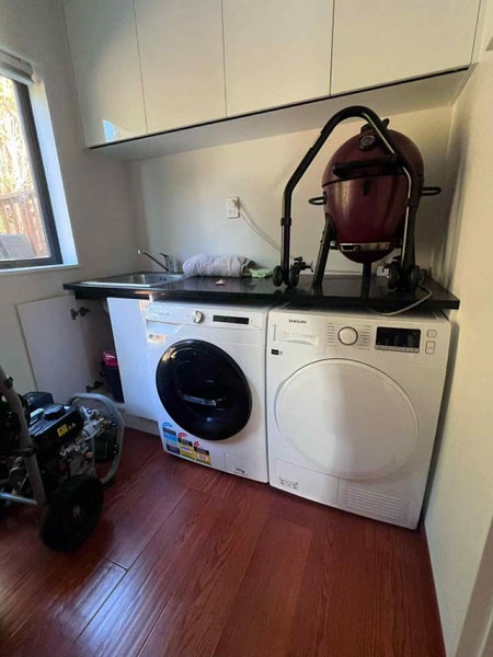 Hillsborough, 3 bedrooms64628590622977114