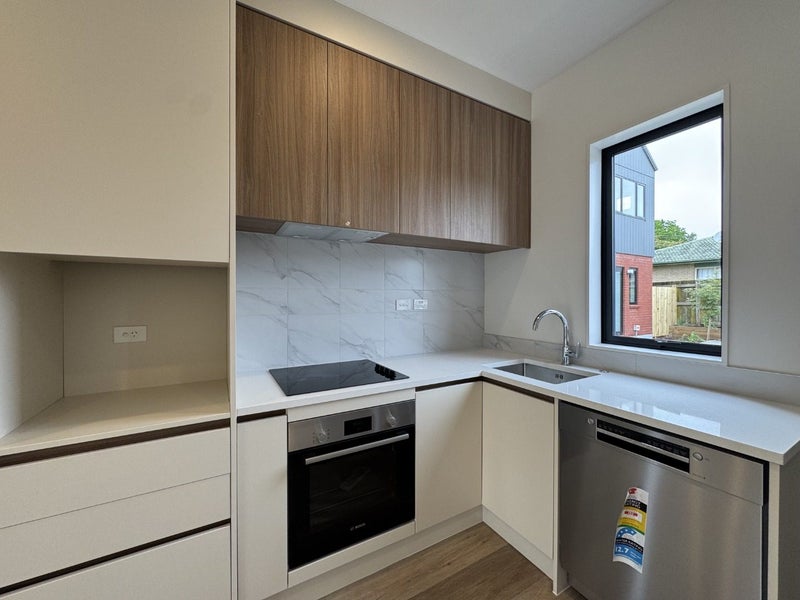 Mangere Bridge, 2 bedrooms64628667527041111