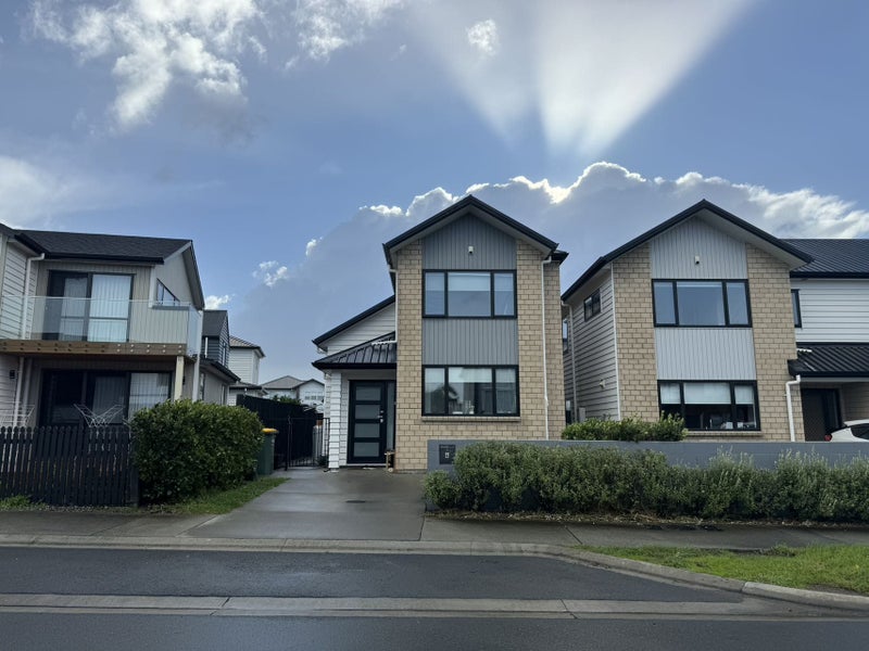 Hobsonville, 2 bedrooms64629647151618111