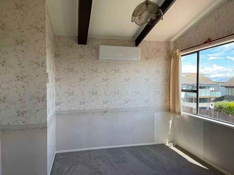 Bucklands Beach, 5 bedrooms64630136010371114