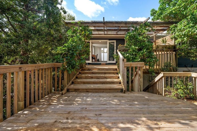 Birkenhead, 5 bedrooms64630726332417110