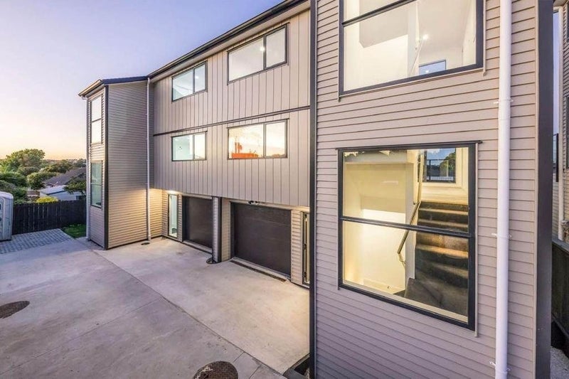 Point England, 5 bedrooms64632492440321110