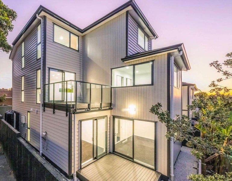 Point England, 5 bedrooms64632492440321111