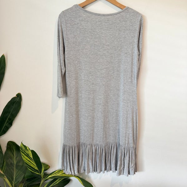 EMERGE Dress - Grey Frill Hem - Size L Carousel 5