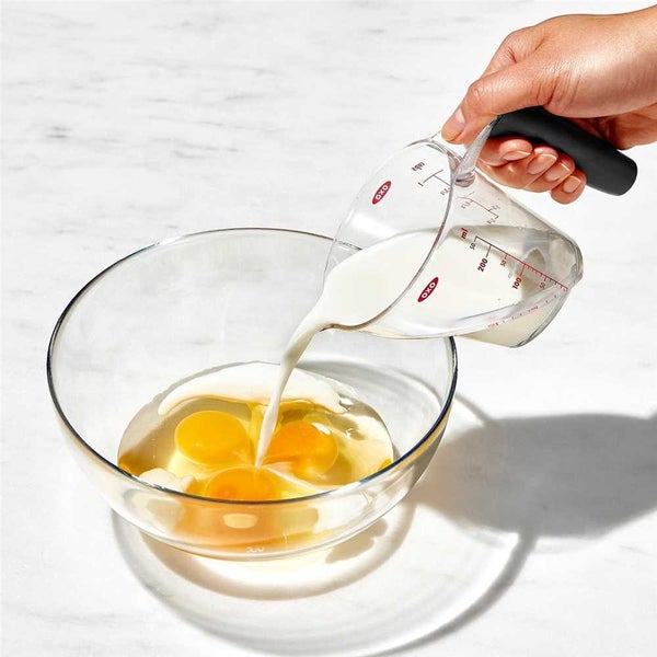 OXO Good Grips Angled Measuring Jug 4 Cups Carousel 2