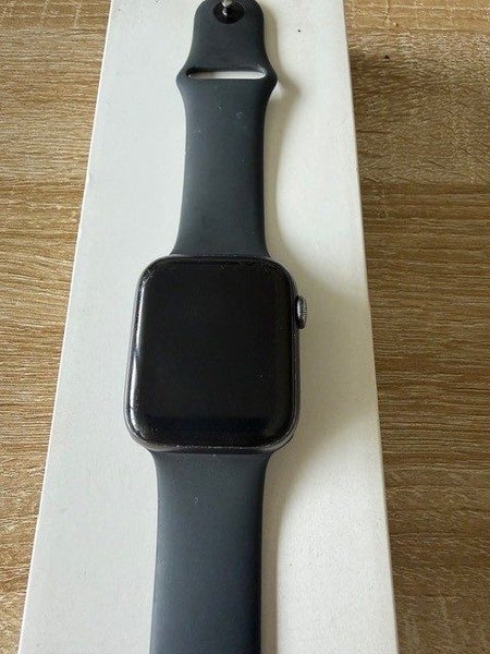 Apple Watch Series 6 Carousel 1