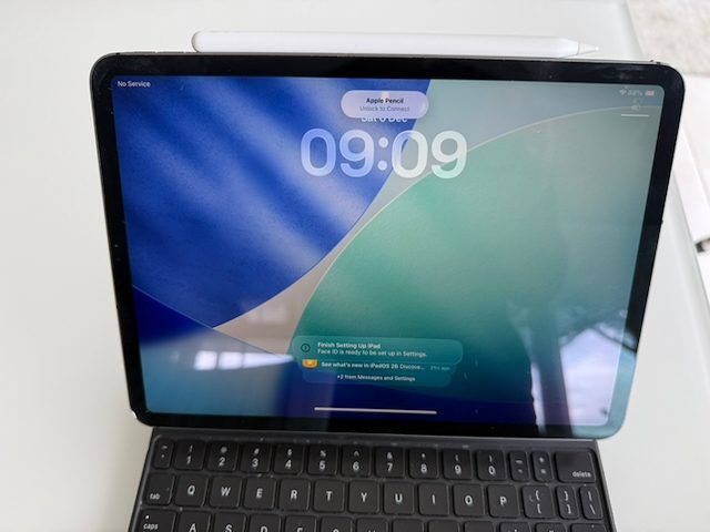 iPad Pro 11" (2nd Gen, 256GB) FULL WORKSTATION BUNDLE! Magic Keyboard + Pencil 264635867502851110