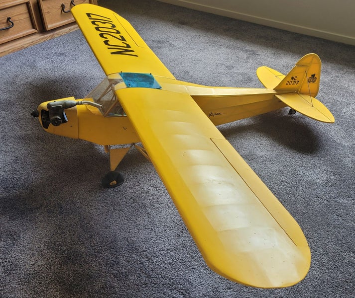 Piper Cub J3 model RC airplane Carousel 1