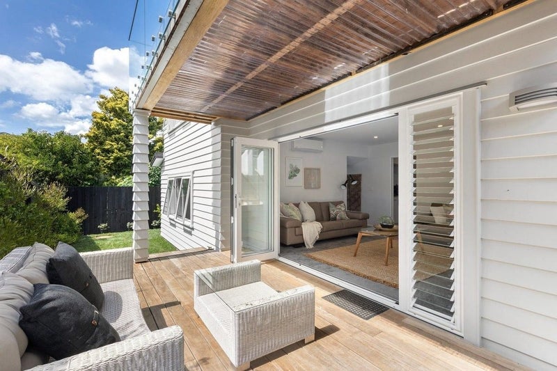 Point Chevalier, 4 bedrooms64637743050241110