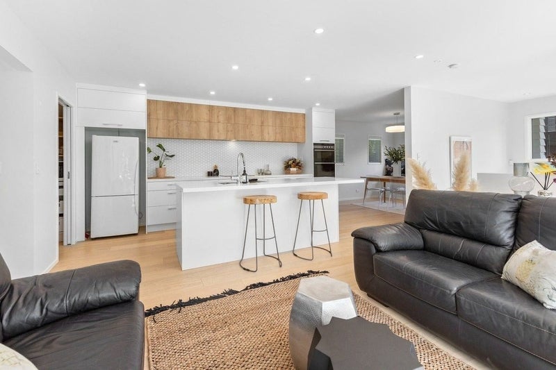 Point Chevalier, 4 bedrooms64637743050241113