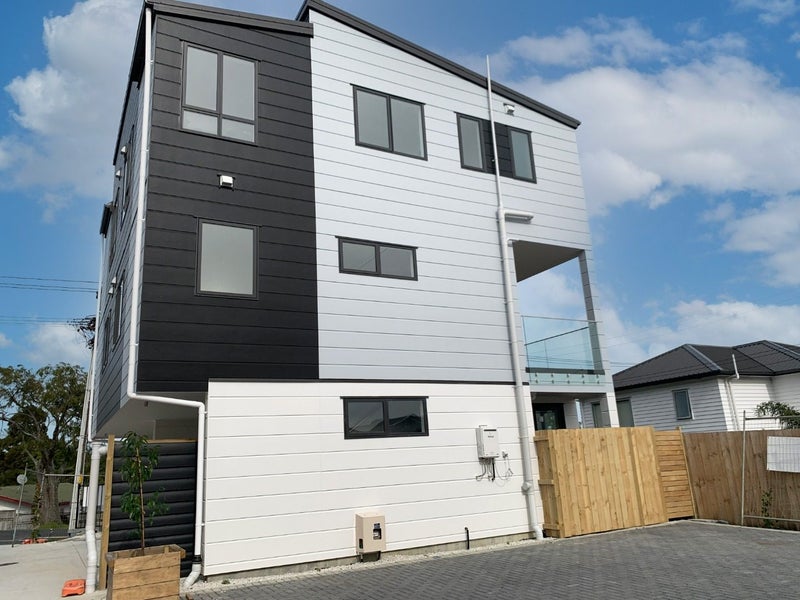 Blockhouse Bay, 4 bedrooms64637941877123110