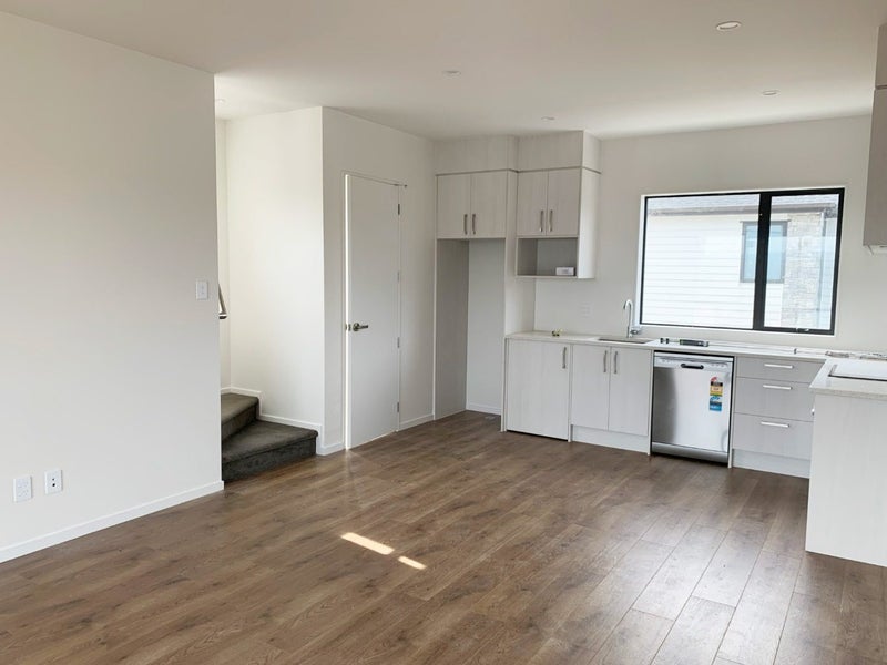 Blockhouse Bay, 4 bedrooms64637941877123111