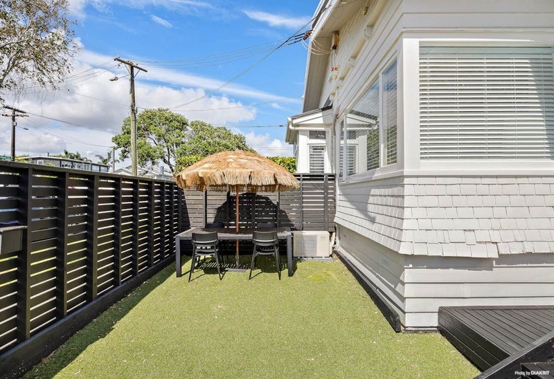 Point Chevalier, 2 bedrooms64637941896834114