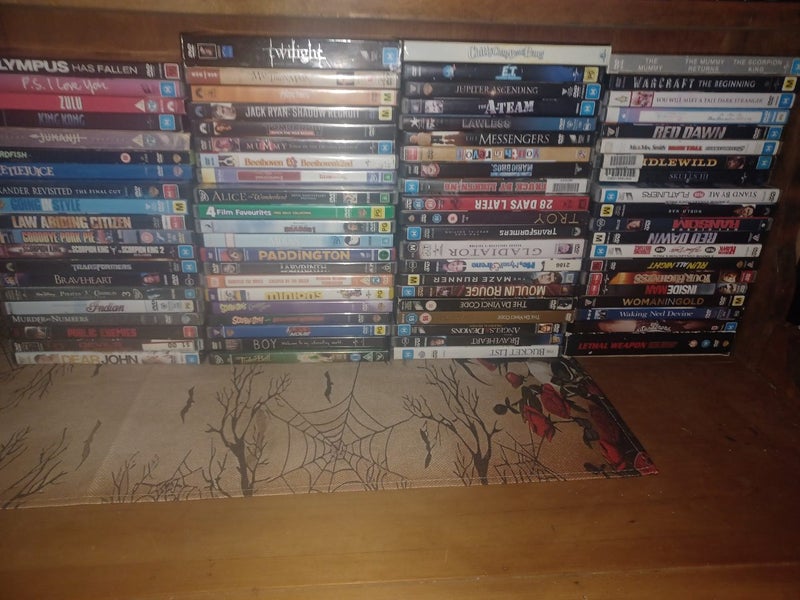 Bulk dvds and blurays64638004677633110