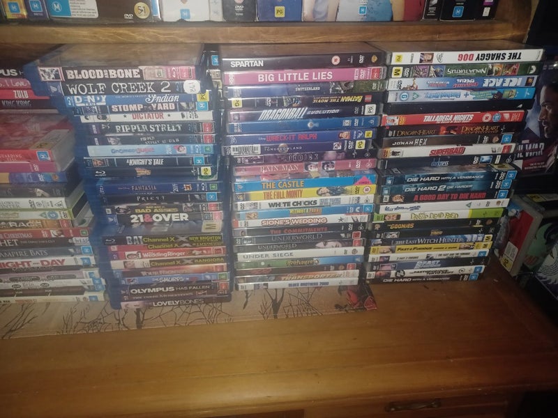 Bulk dvds and blurays64638004677633111