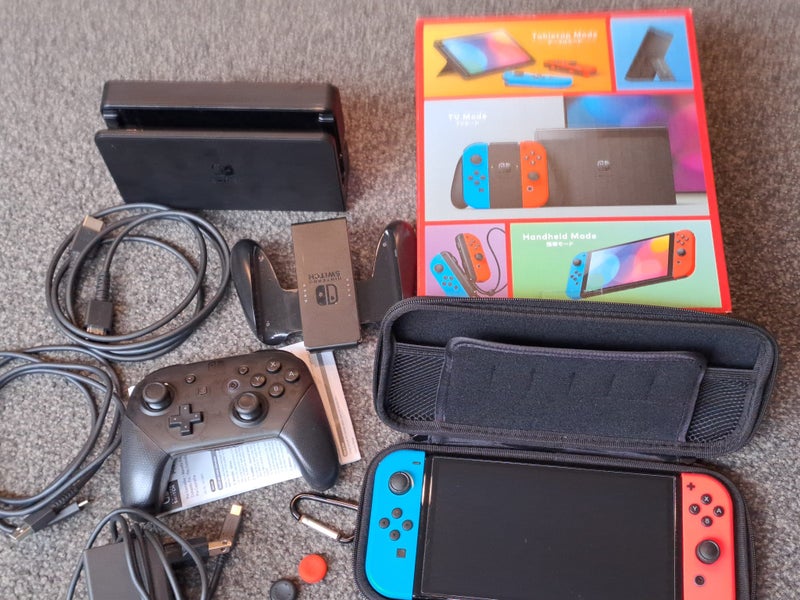 Nintendo Switch OLED + Extras Carousel 1