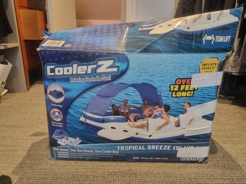 FLOATING ISLAND Carousel 1