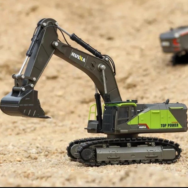 Die-cast Excavator Model Scale, 1:50, Metal, Huina 1721 Green Carousel 1