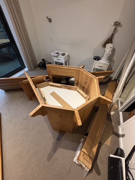 RIMU - Kitchen benchtop and return Carousel 2