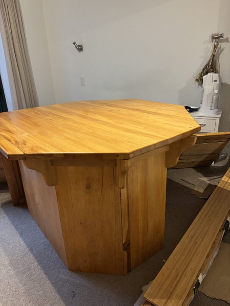 RIMU - Kitchen benchtop and return Carousel 1