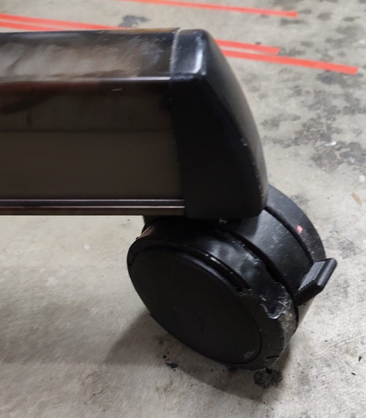 CHIEF Fusion AV mobile TV/AV cart/stand (136kg max load) Carousel 6