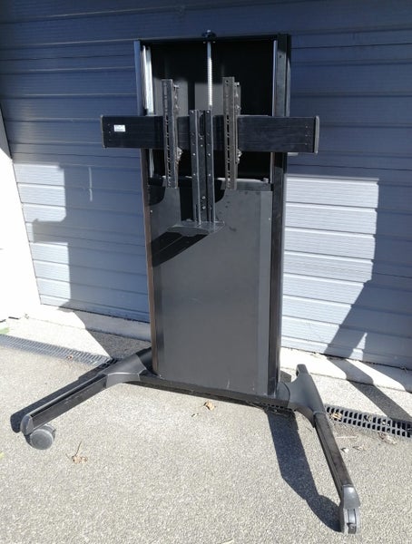 CHIEF Fusion AV mobile TV/AV cart/stand (136kg max load) Carousel 1