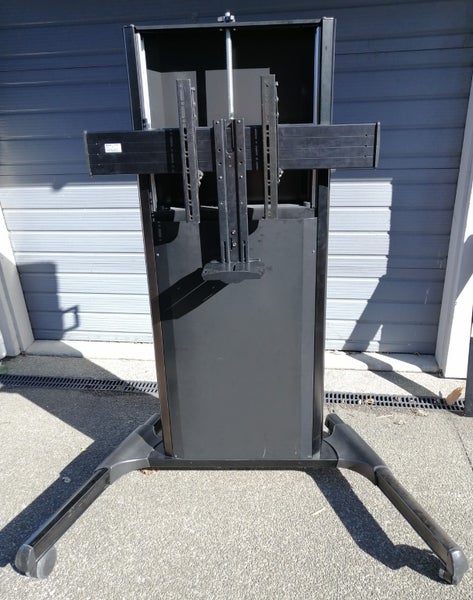 CHIEF Fusion AV mobile TV/AV cart/stand (136kg max load) Carousel 2