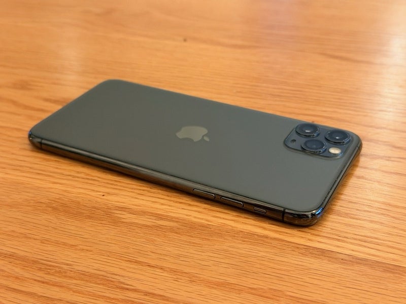 iPhone 11 Pro Max 265gb - Cracked screen64641068167427112