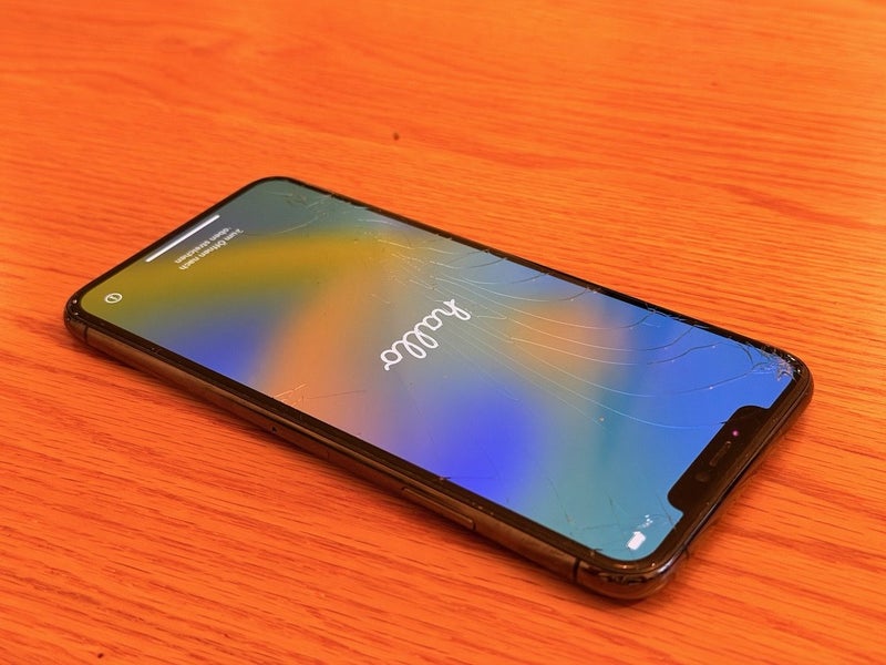 iPhone 11 Pro Max 265gb - Cracked screen64641068167427111