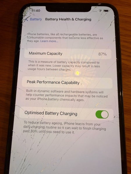 iPhone 11 Pro Max 265gb - Cracked screen64641068167427114