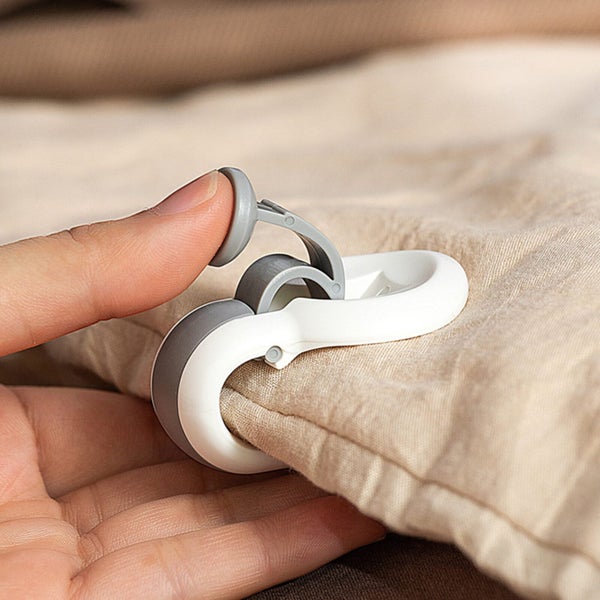 6PCS Duvet Cover Clips No Pins Comforter Fasteners Keep Corner in Place Qui Carousel 8