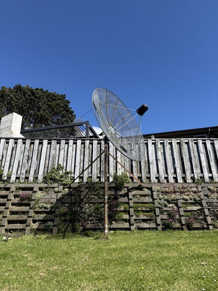 Satellite Dish with receiver, whole package Carousel 1