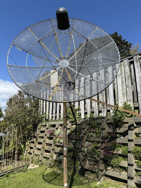 Satellite Dish with receiver, whole package Carousel 2