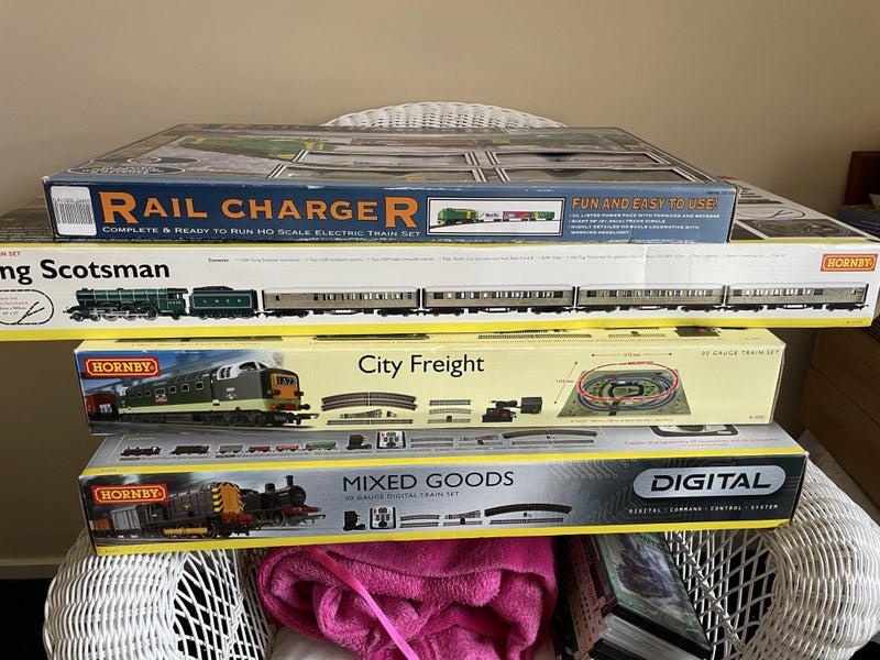 Multiple HO scale train sets64646492530945110