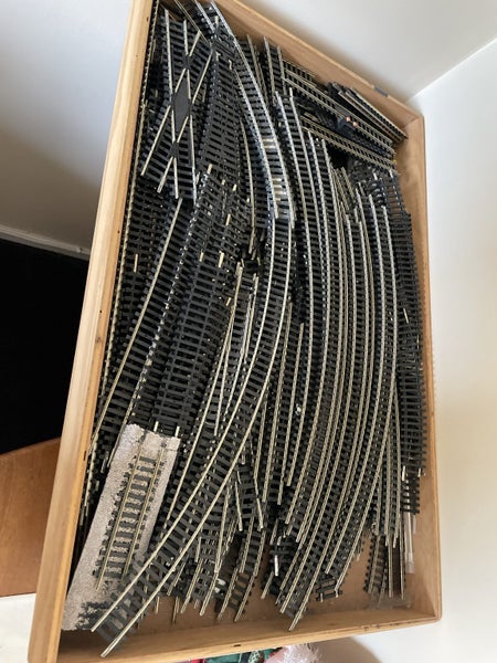 Multiple HO scale train sets64646492530945111