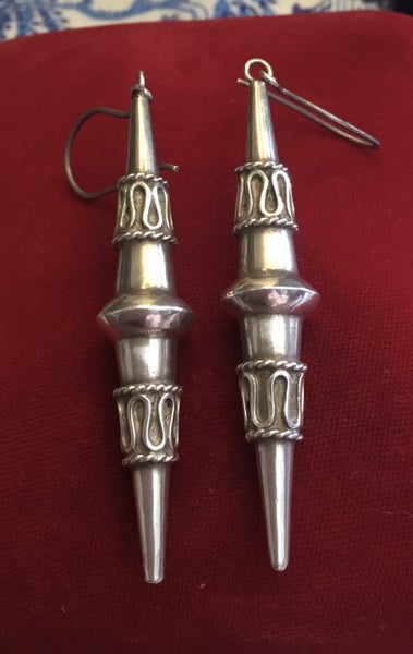 Vintage Silver Earrings (80 mm Length) Carousel 1
