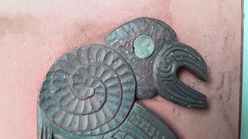 Maori carved stylized bird. Whakairo o te Manu korora. Carving Carousel 8