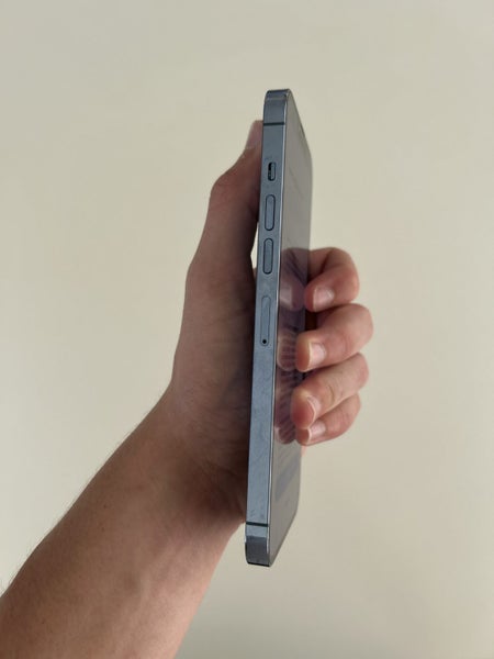 iPhone 13 Pro Max - 256GB - Cracked Back / Fully Working64646962092291112